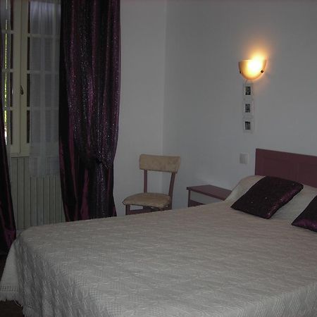 Chambres D'Hotes Et Gite Chastrusse Lanzac Szoba fotó